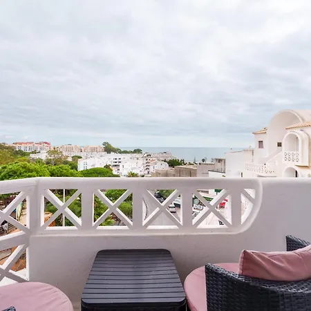 402 - Oura - 2 Bedroomed - Sea View Apartman