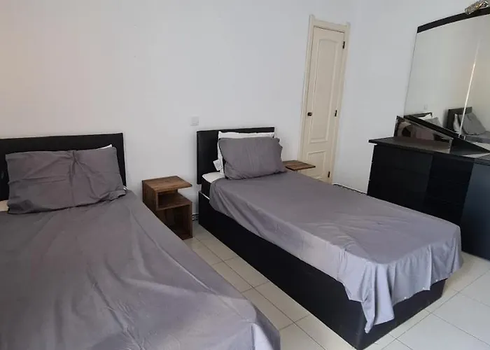 402 - Oura - 2 Bedroomed - Sea View شقة