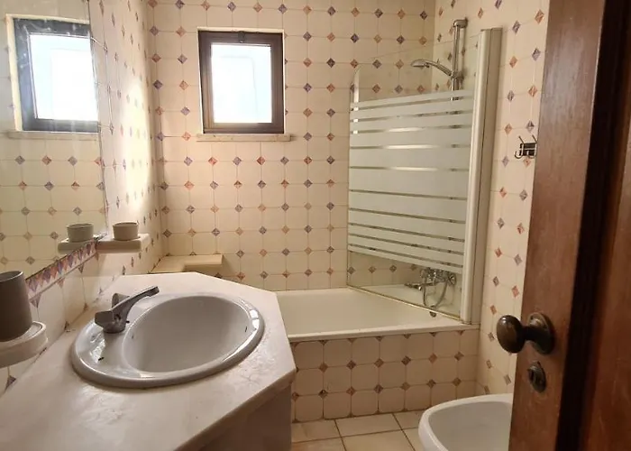 402 - Oura - 2 Bedroomed - Sea View 아파트