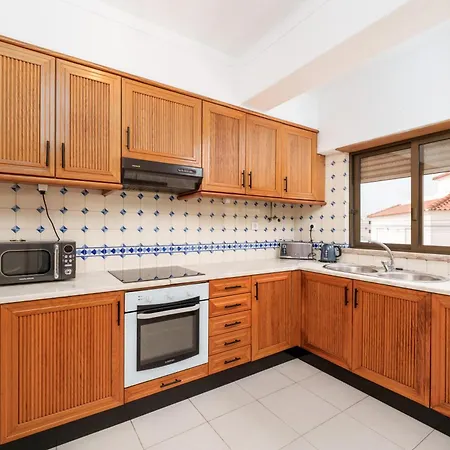 402 - Oura - 2 Bedroomed - Sea View Appartement *